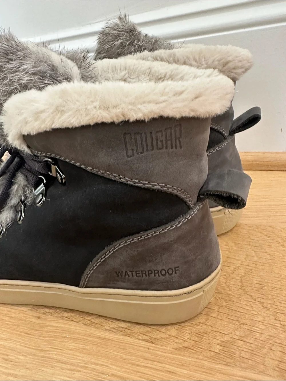 Cougar Black Faux-Fur Trim Waterproof Winter Ankle Boots with Tan Sole, Size 8